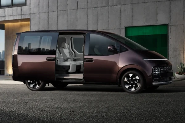 2027 Hyundai Staria